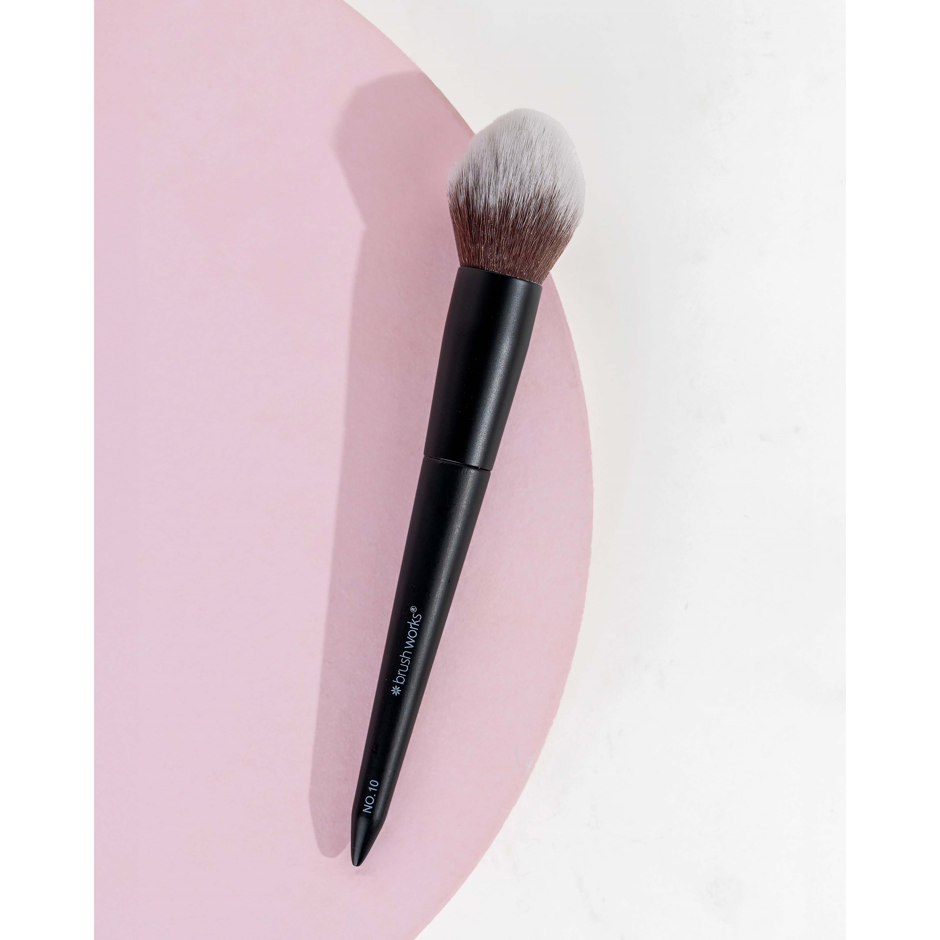 Brushworks No. 10 Bronzer Brush (obrázok 4)