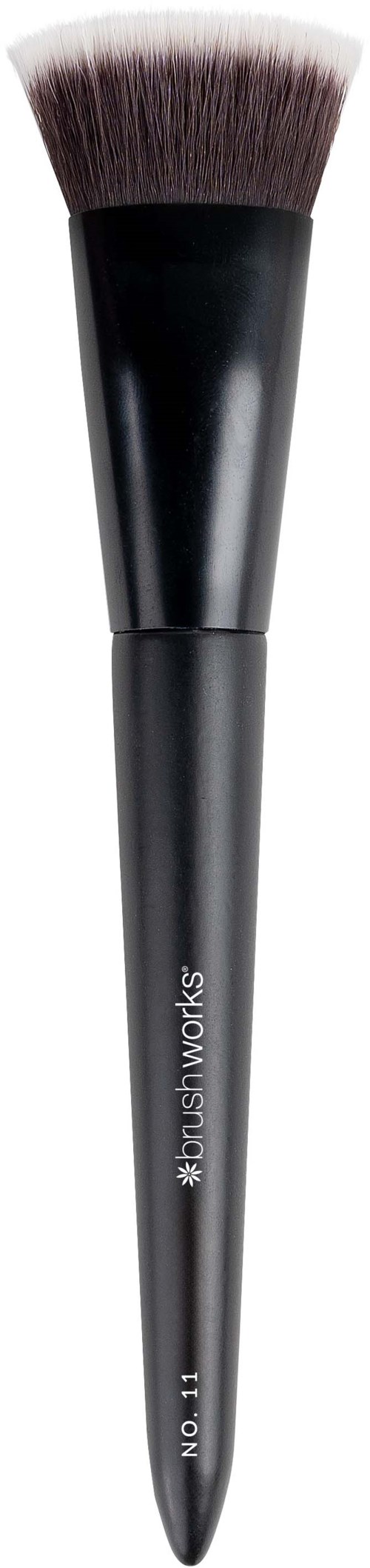 Brushworks No. 11 Flat Top Contour Brush