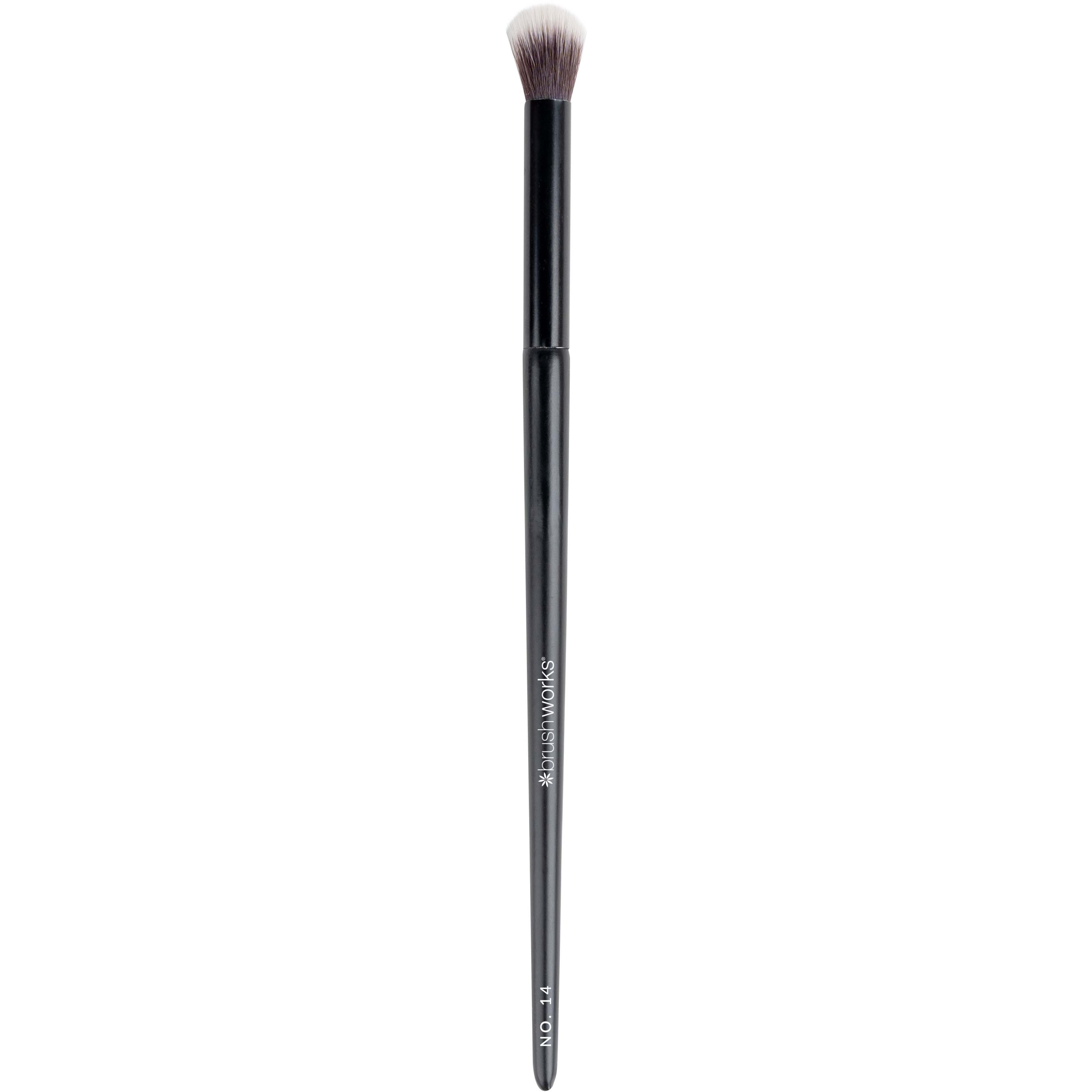 Läs mer om Brushworks No. 14 Fluffy Blending Eye Brush