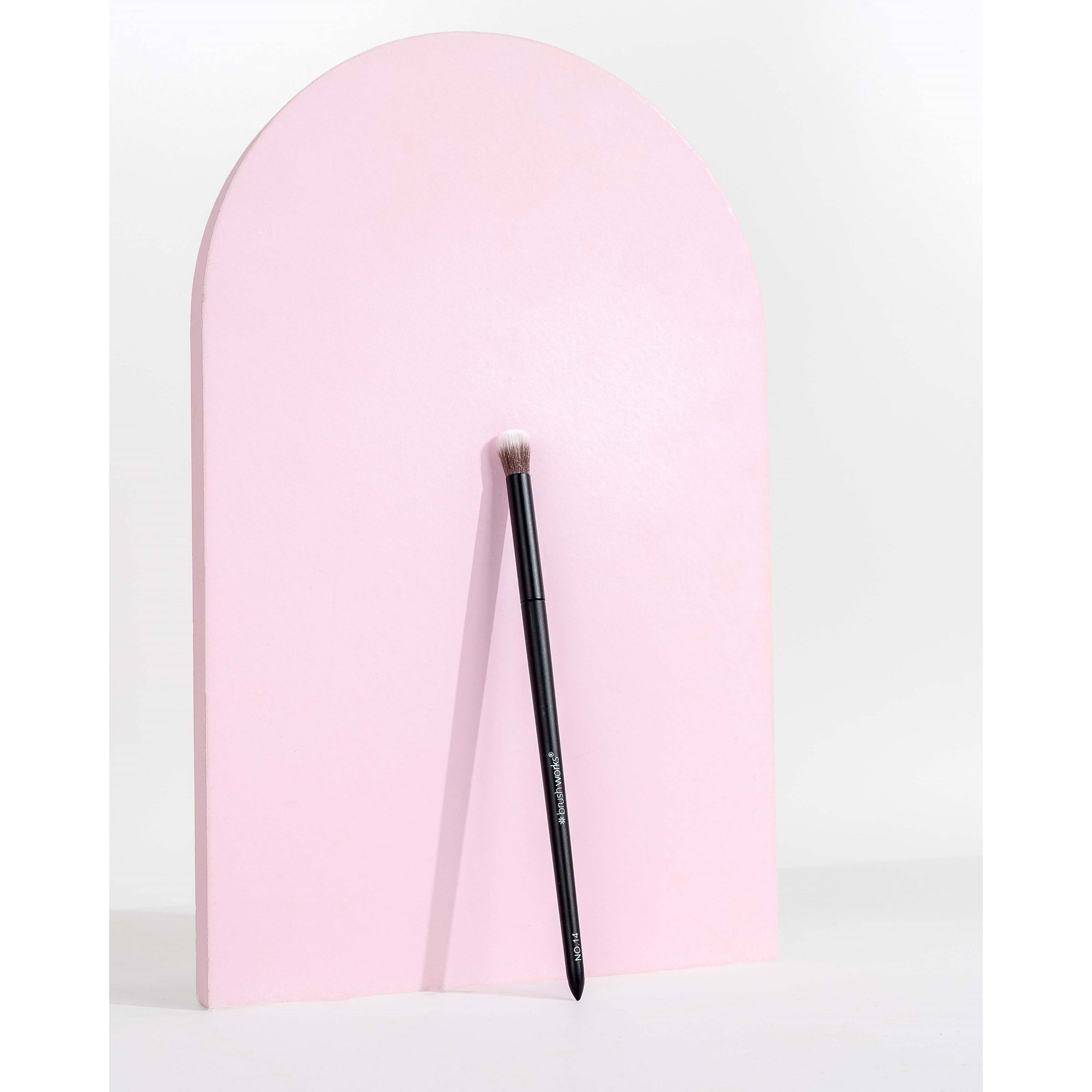 Brushworks No. 14 Fluffy Blending Eye Brush (obrázok 5)