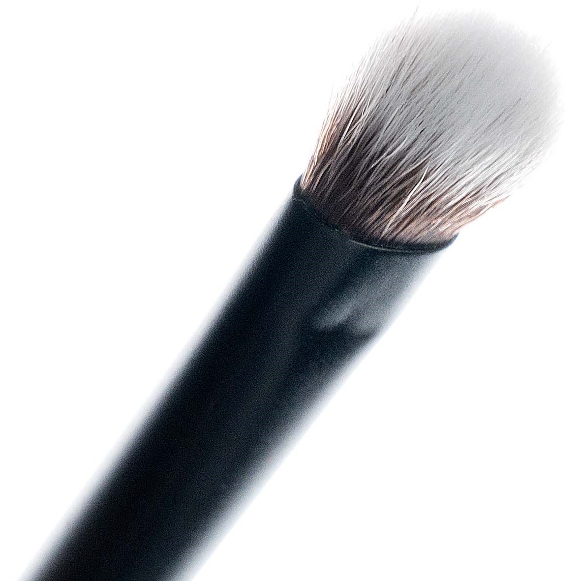 Alternativ bild 1 för Brushworks No. 19 Crease Blending Eye Brush