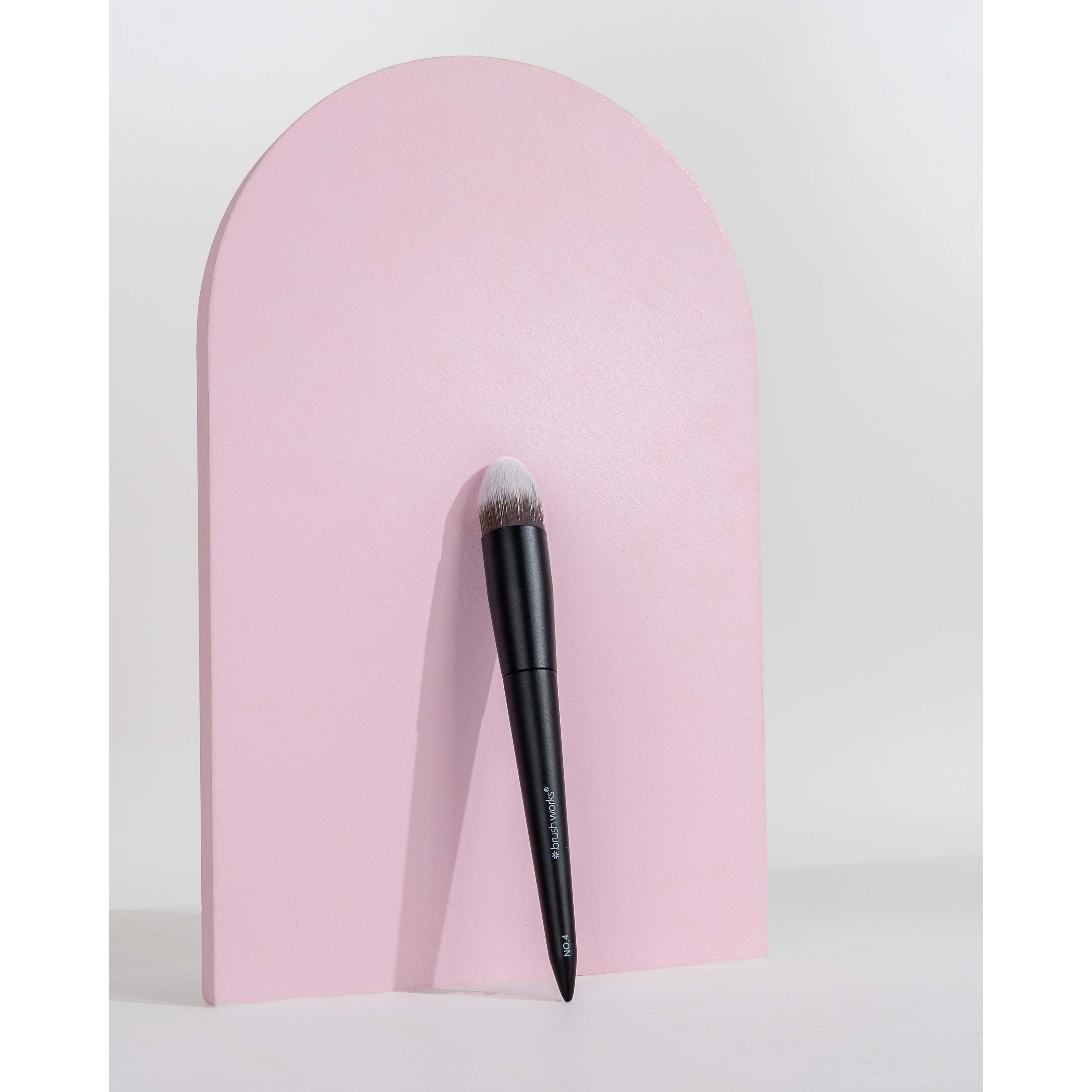 Brushworks No. 4 Tapered Precision Buffing Brush (obrázok 6)