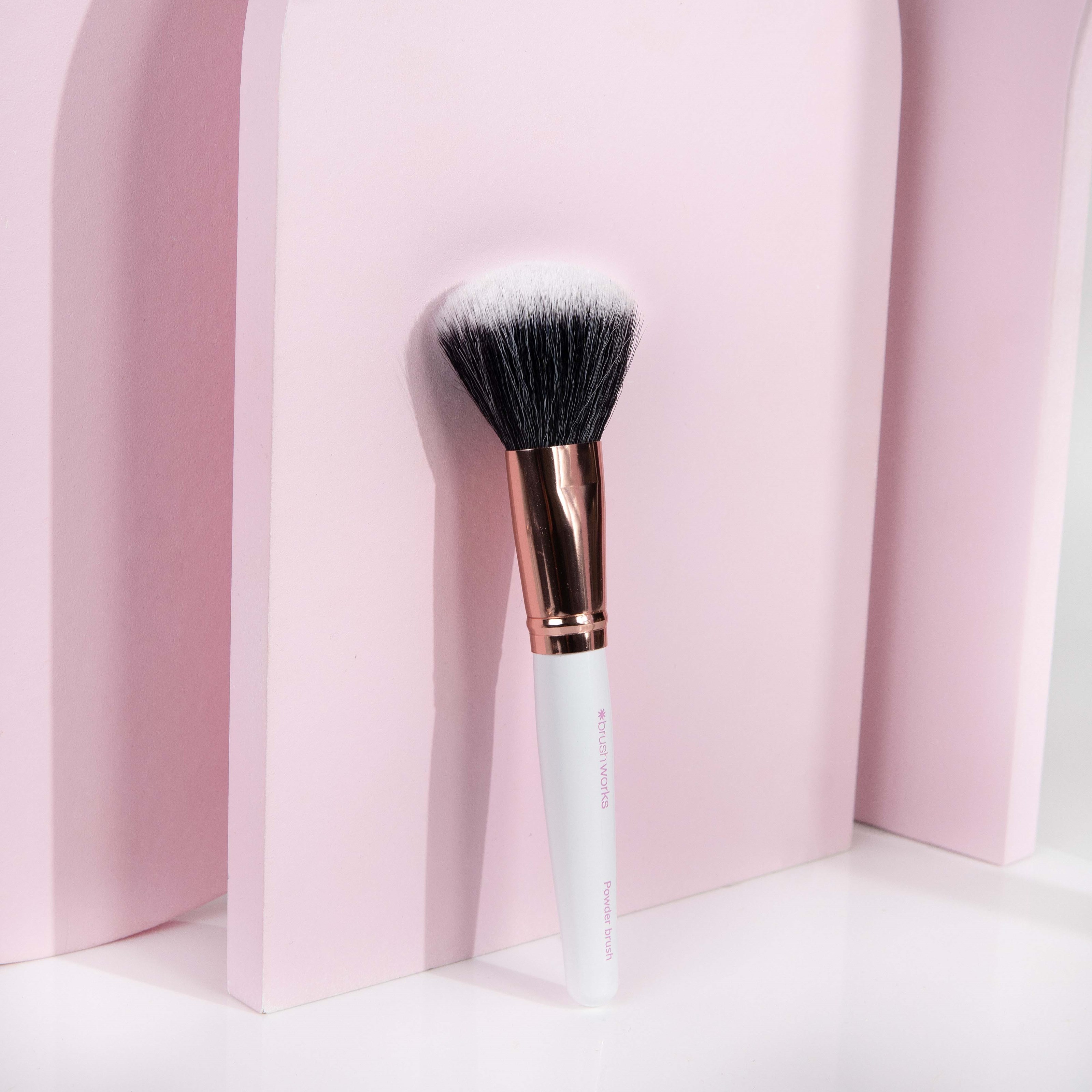 Brushworks Powder Brush - Pink & Gold - pędzel do pudru (obrázok 3)