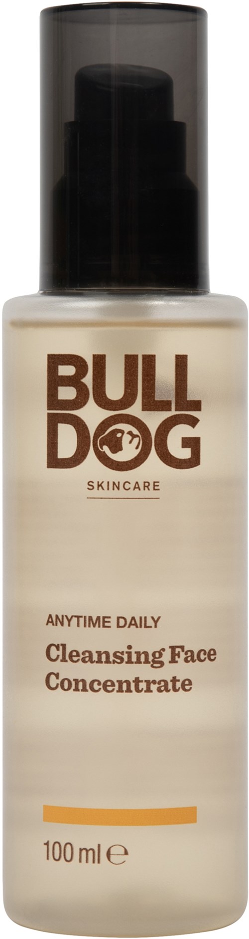En vit flaska med svart lock, märkt Bulldog hudvård rengörings ansiktskoncentrat, 100 ml.