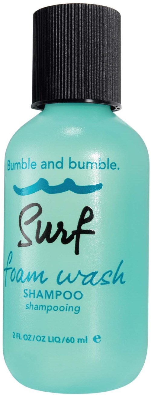 Mała turkusowa butelka szamponu Surf od Bumble and Bumble z czarną nakrętką.
