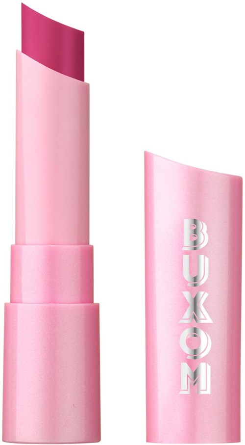 Ett rosa läppstift med en behållare märkt "BOXOM" och läppstiftet är vänt uppåt och visar en mörk rosa färg.