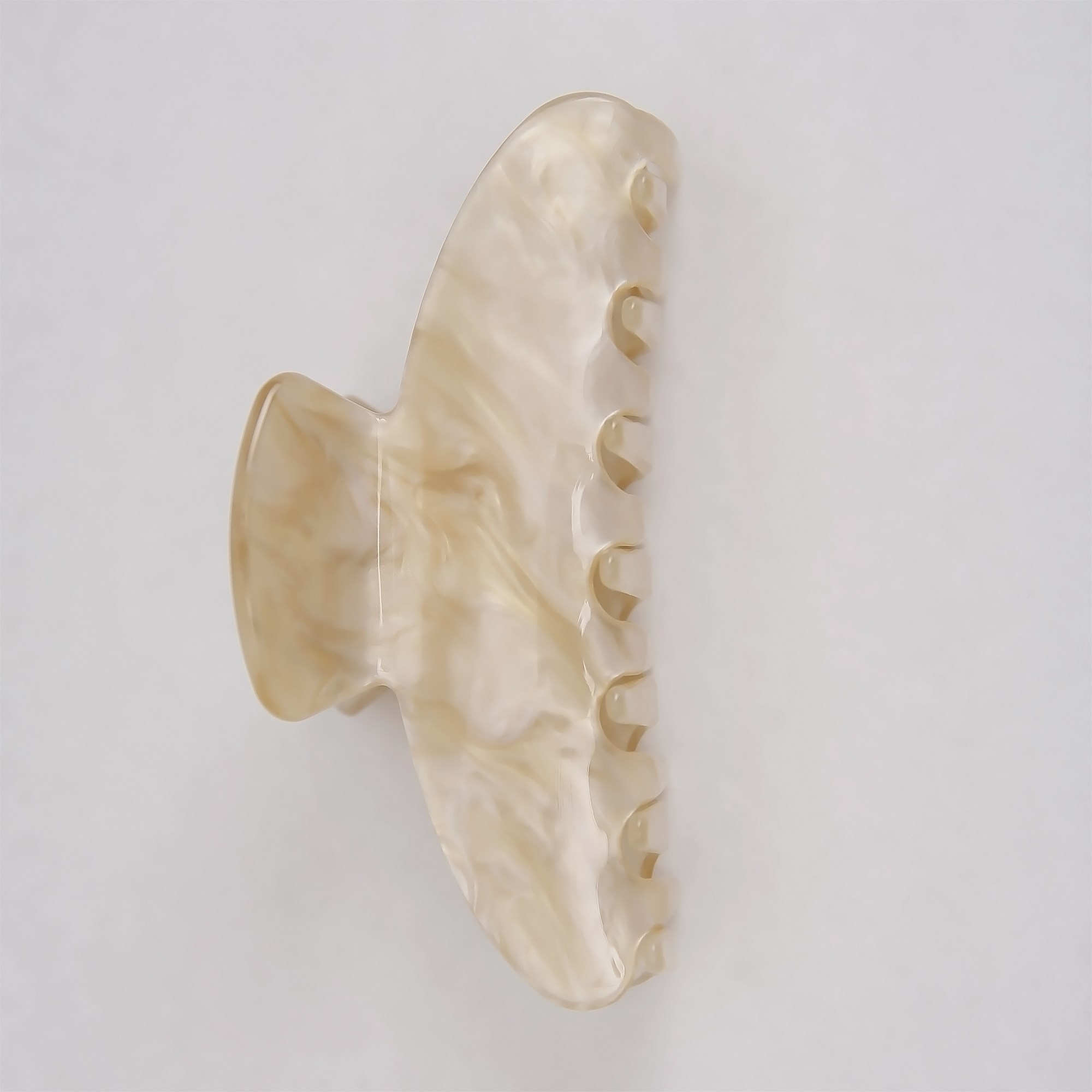 By Lyko Hair Claw Acrylic Beige (obrázok 3)