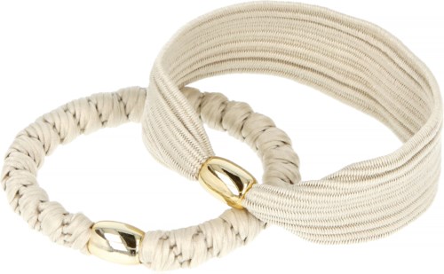Två beige hårband av tyg med guldfärgade metalldetaljer, ett enfärgat och ett med samlad, stramande design.