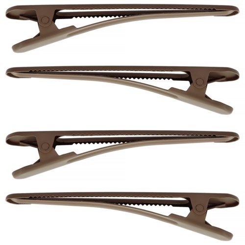 Vier beige plastic haarspelden met gebogen, geribbelde grip en veerscharnieren. Ze liggen horizontaal.