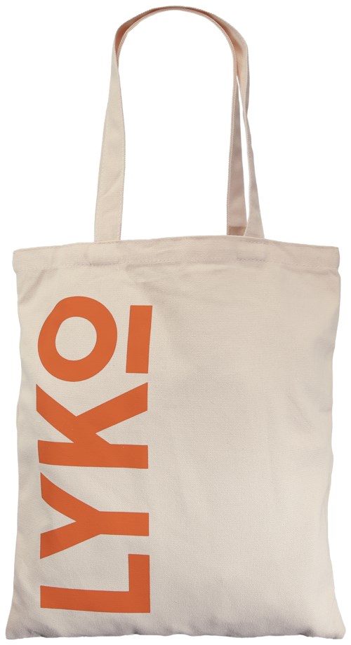 En hvid totebag med orange tekst, der siger 'LYKO' trykt lodret.