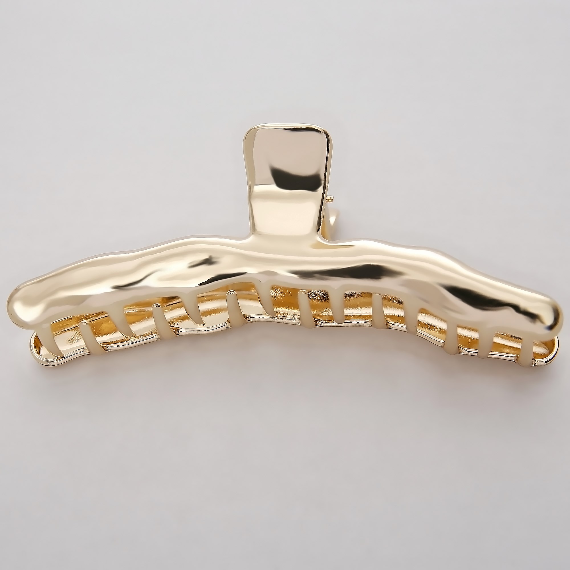 By Lyko Metallic Hair Claw Minimalist Golden (obrázok 3)