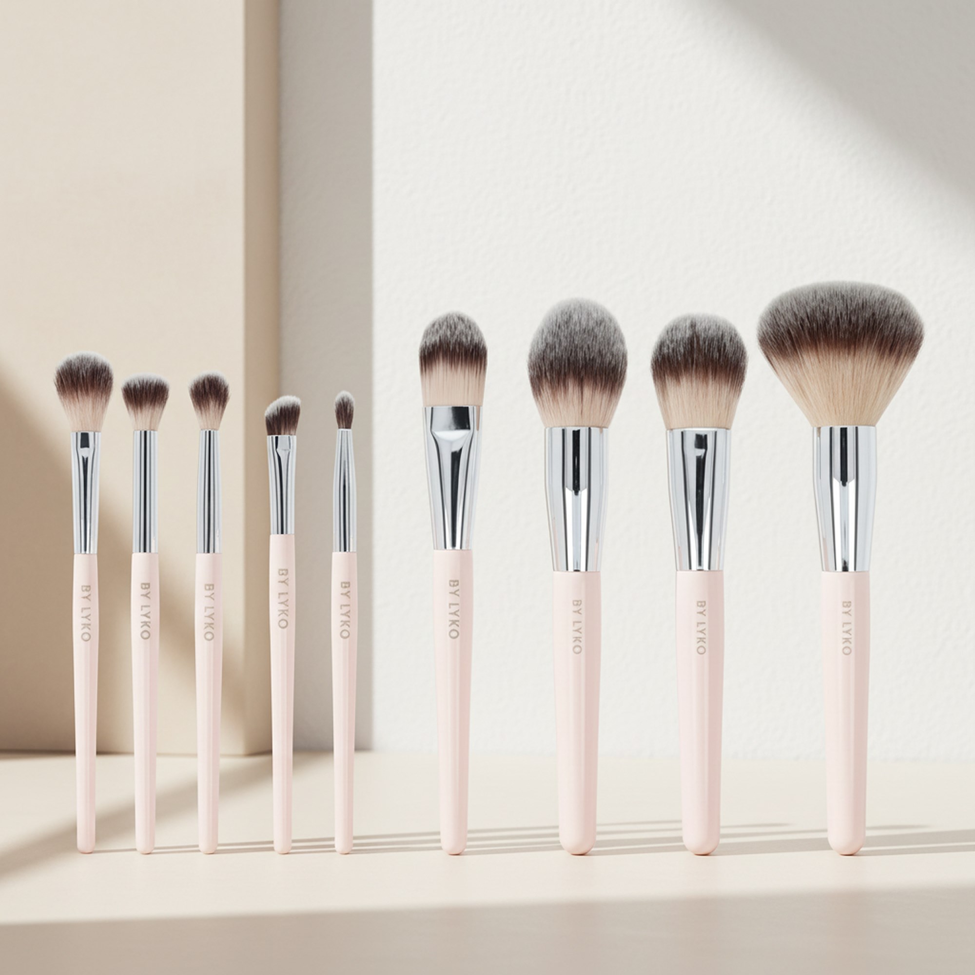 By Lyko Obsessed Brush Kit (obrázok 3)