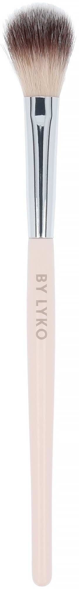 Make-up kwast met witte handgreep en pluizige haren. Op de handgreep staat "BY LXKO".