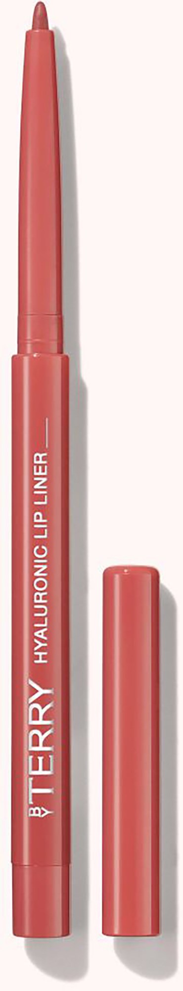 En rosa läppennepennan med avlägsnad kork, märkt 'BY TERRY HYALURONIC LIP LINER.'