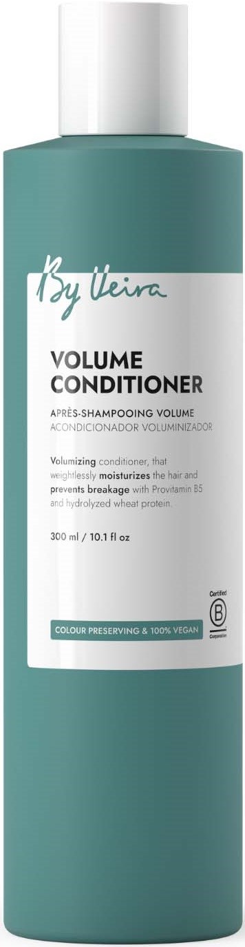 Een teal fles met By Weira Volume Conditioner en een witte dop, toont productlabel en formaat.