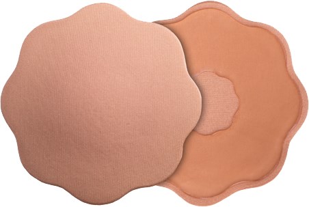 Två rosa rouge-aktiga pad, en stor och en liten, med vågiga kanter, används för makeup eller skönhetsbehandlingar.