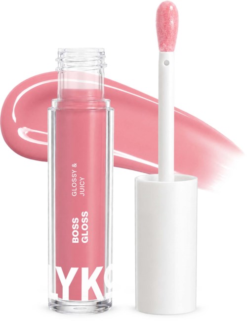 Rode lipgloss met witte dop, doorzichtige tube en witte tekst.