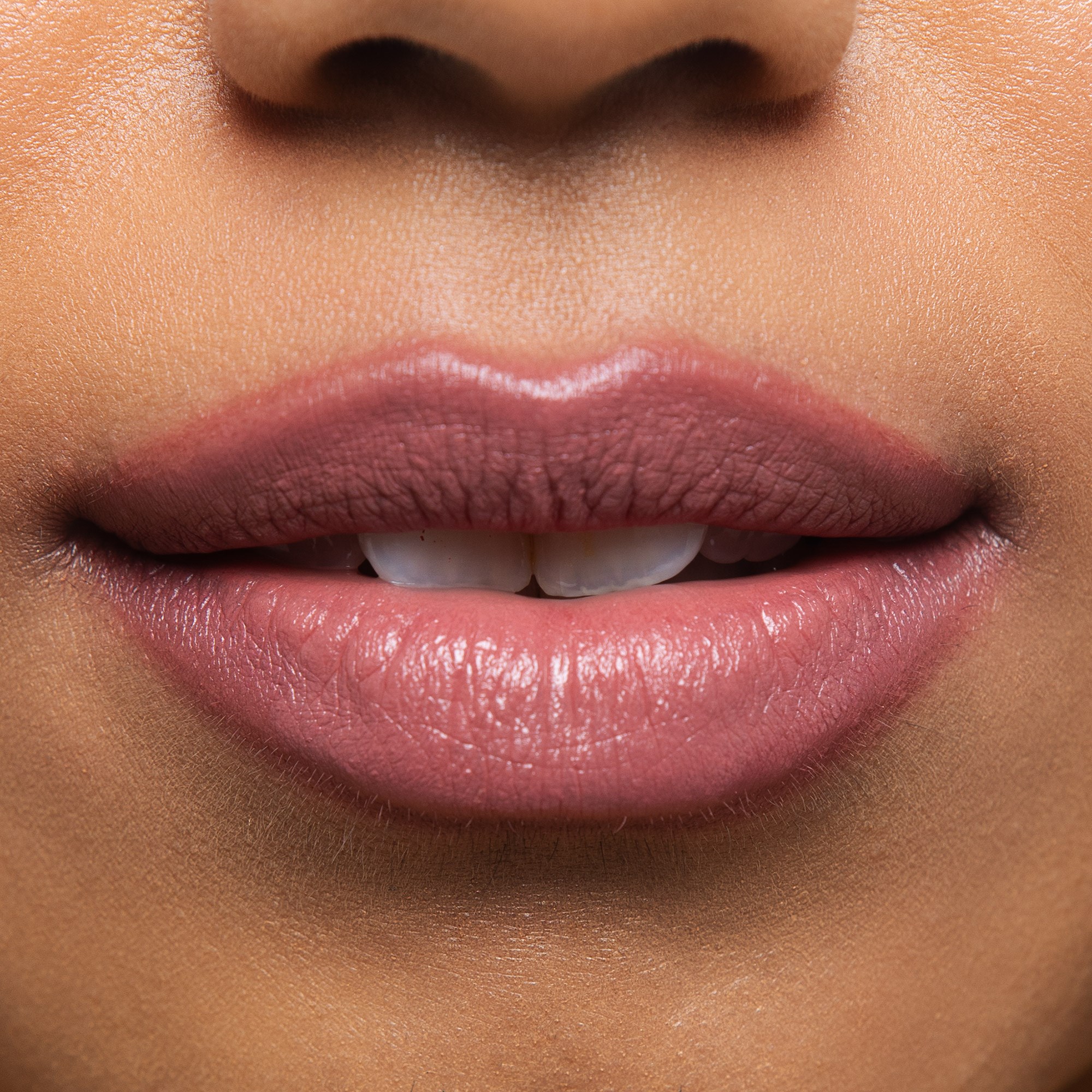 By Lyko Creamy Dreamy Lip Crayon Love Burnt (obrázok 3)