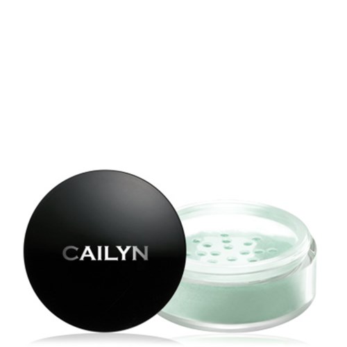 En svart rund behållare med ordet 'CAILYN' och ett klart öppet lock som visar en ljusgrön makeupprodukt.