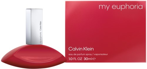 Een rode parfumfles en een bijpassend roze doosje met tekst, die de geur naam 'my euphoria' door Calvin Klein tonen.
