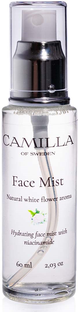 Pieni kirkas pullo, jossa on merkintä 'Camilla Face Mist' ja suihkepäinen, sisältäen valkoista nestettä.