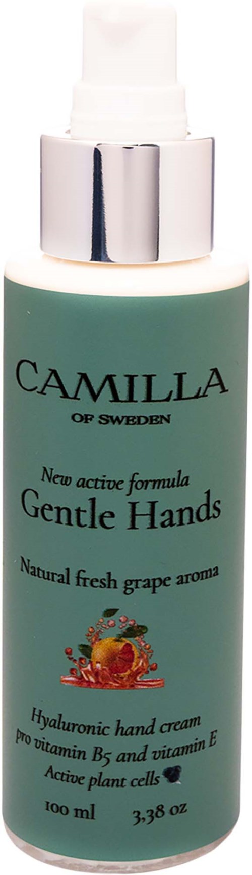 Een groene fles handcrème met zilveren dop en pomp, labelt Camilla of Sweden, Gentle Hands.