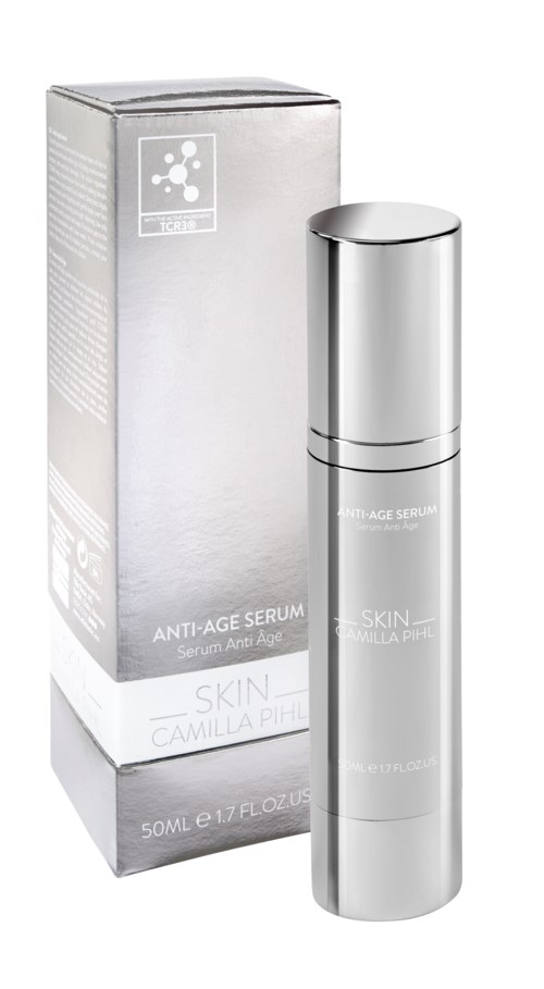 Srebrna butelka i pudełko z etykietą 'Anti-Age Serum' do pielęgnacji skóry, smukły design i metaliczny wykończenie.