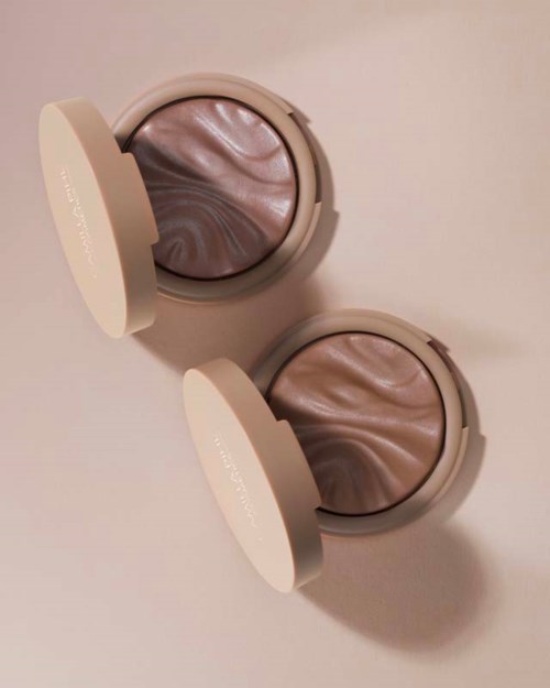 Бронзер Camilla Pihl Cosmetics Sunkissed Bronzer крем-пудра, сияющий, оттенок Golden Glow, 10 г — фото 3