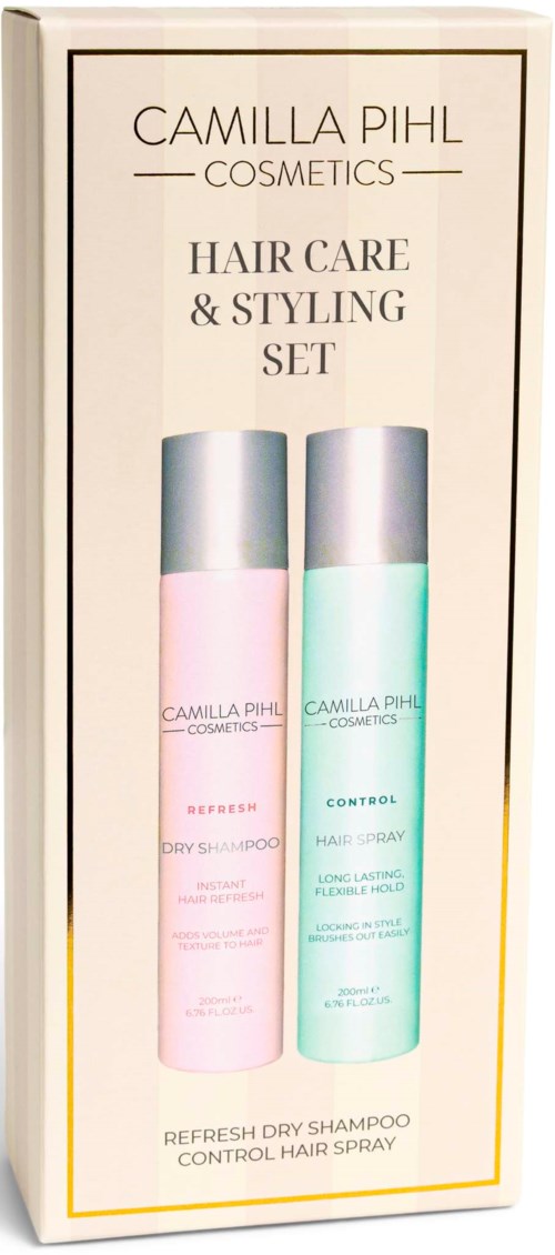 Zwei Sprayflaschen in einer Box, gekennzeichnet als Haarpflege- und Styling-Set von Camilla Pihl Cosmetics.