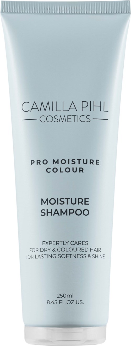 Een witte tube met Camilla Pihl Cosmetics Pro Moisture Colour Moisture Shampoo met zwarte tekst, 250ml.