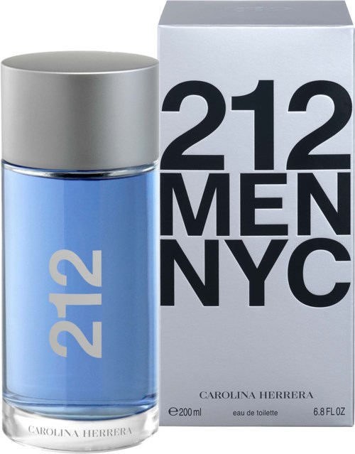 En blå parfymflaska med silverlock bredvid en box märkt 212 MEN NYC, designad av Carolina Herrera.