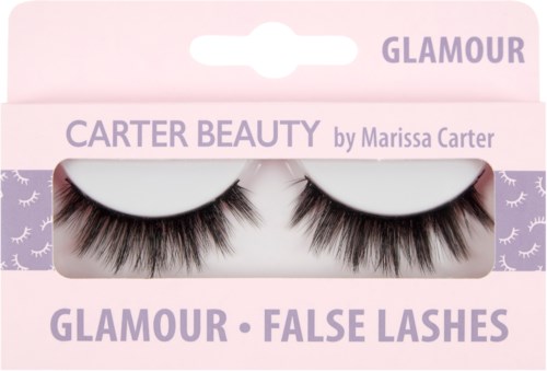 Falska ögonfransar i rosa och lila förpackning, märkta som Cartier Beauty Glamour, av Marissa Carter.