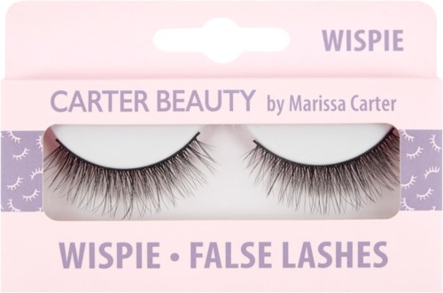 Falska fransar märkte Wispie, en del av Carter Beauty av Marissa Carter, förpackade i en rosa box.