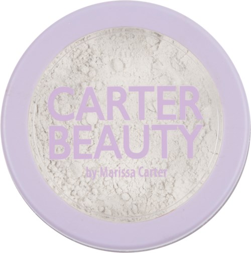 Carter Beauty puder med ljuslila och vit design, varumärkesnamn i stora lila bokstäver, av Marissa Carter.