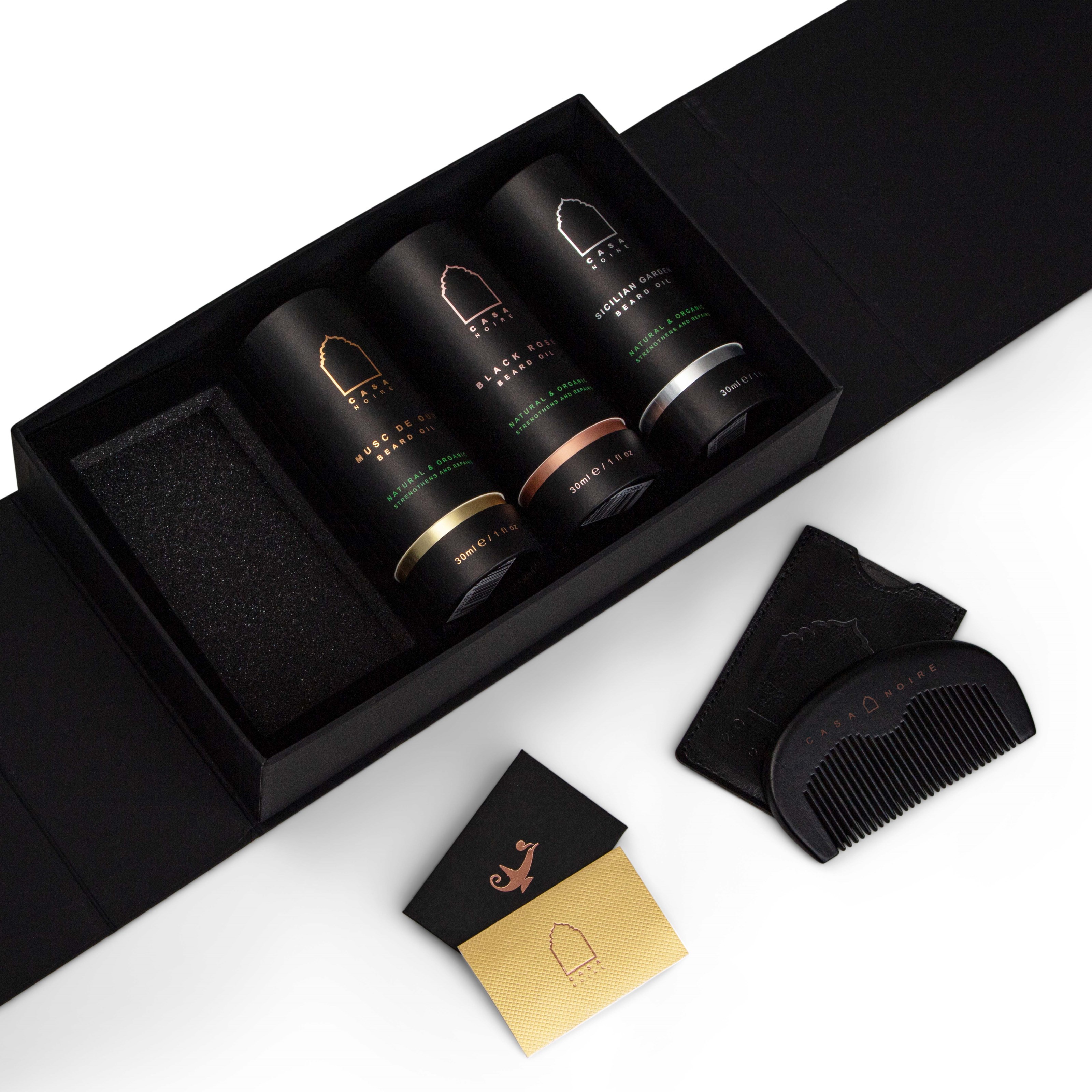Läs mer om Casa Noire Gift Box 3 Beard Oils + Comb