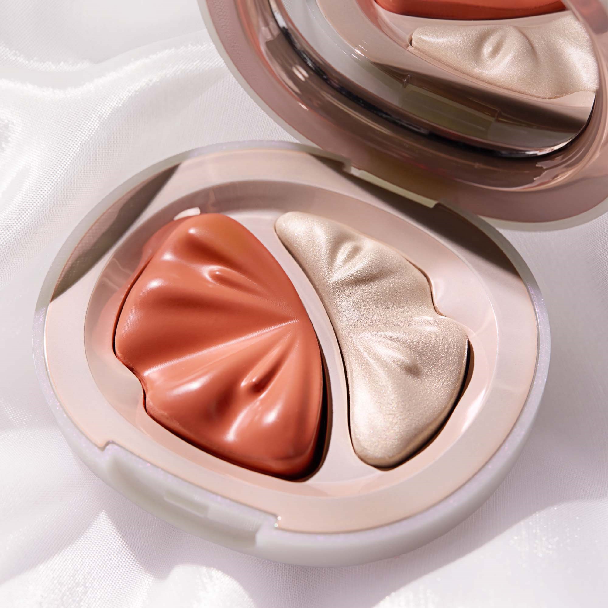 Catrice Brides & Besties Blush & Highlighter Duo C01 Vow To Glow (obrázok 4)