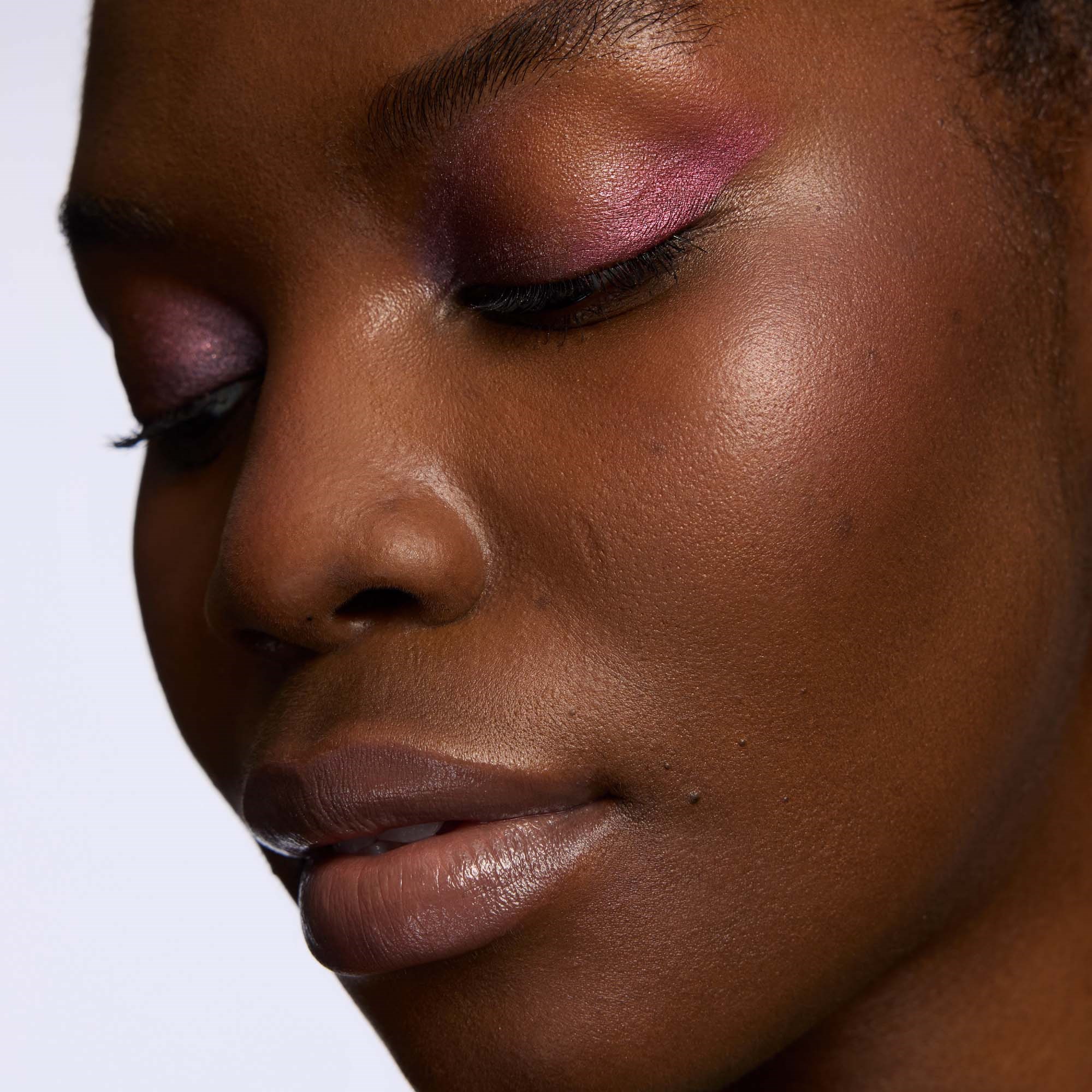 Catrice Aloe Vera Eyeshadow Stick 060 Cranberry Crush (obrázok 10)