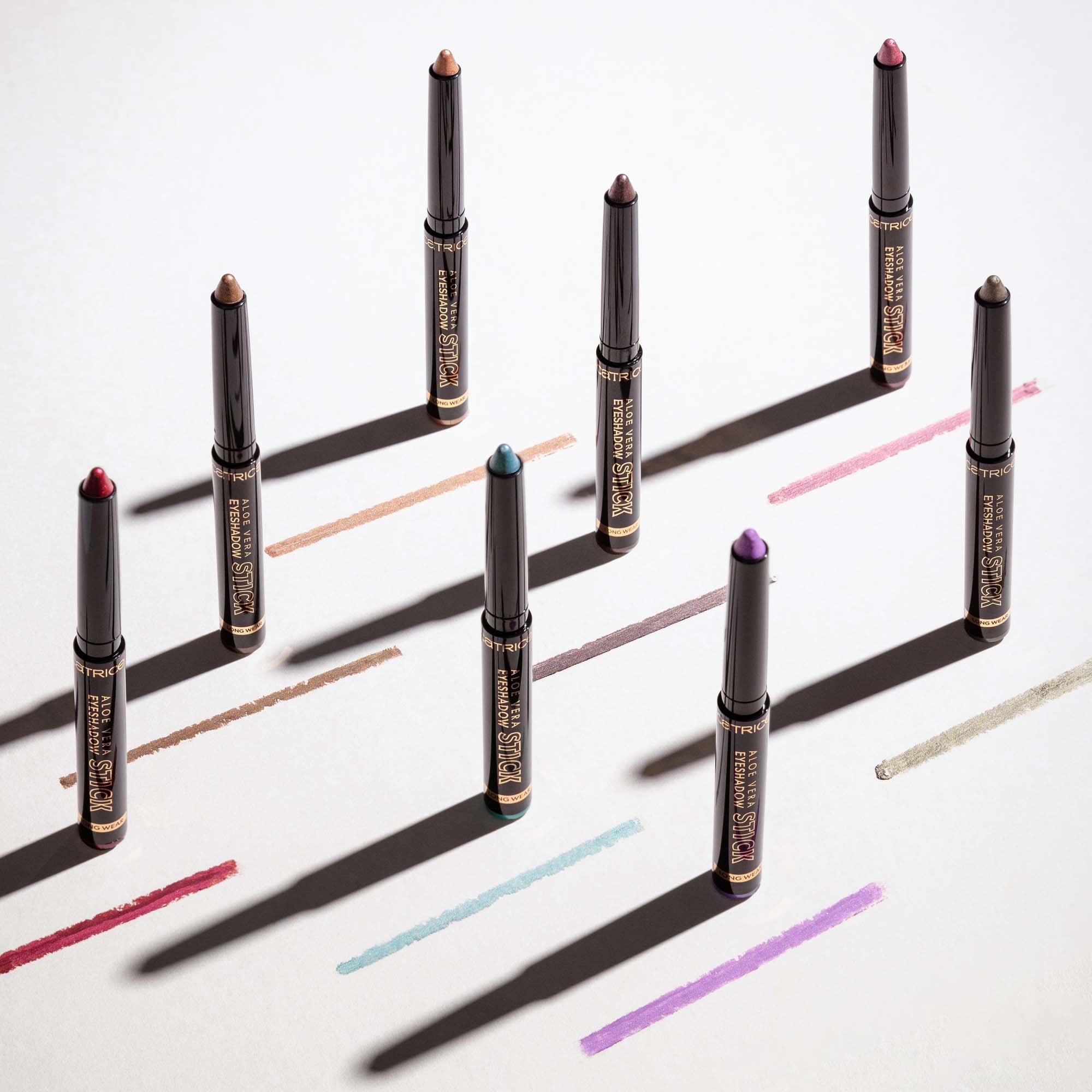 Catrice Aloe Vera Eyeshadow Stick 020 - cień do powiek Touch of Rose (obrázok 9)