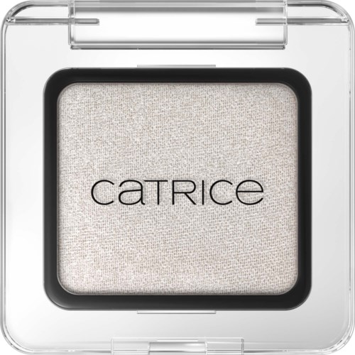 Een witte oogschaduw in een doorzichtige plastic doos met het merk Catrice.