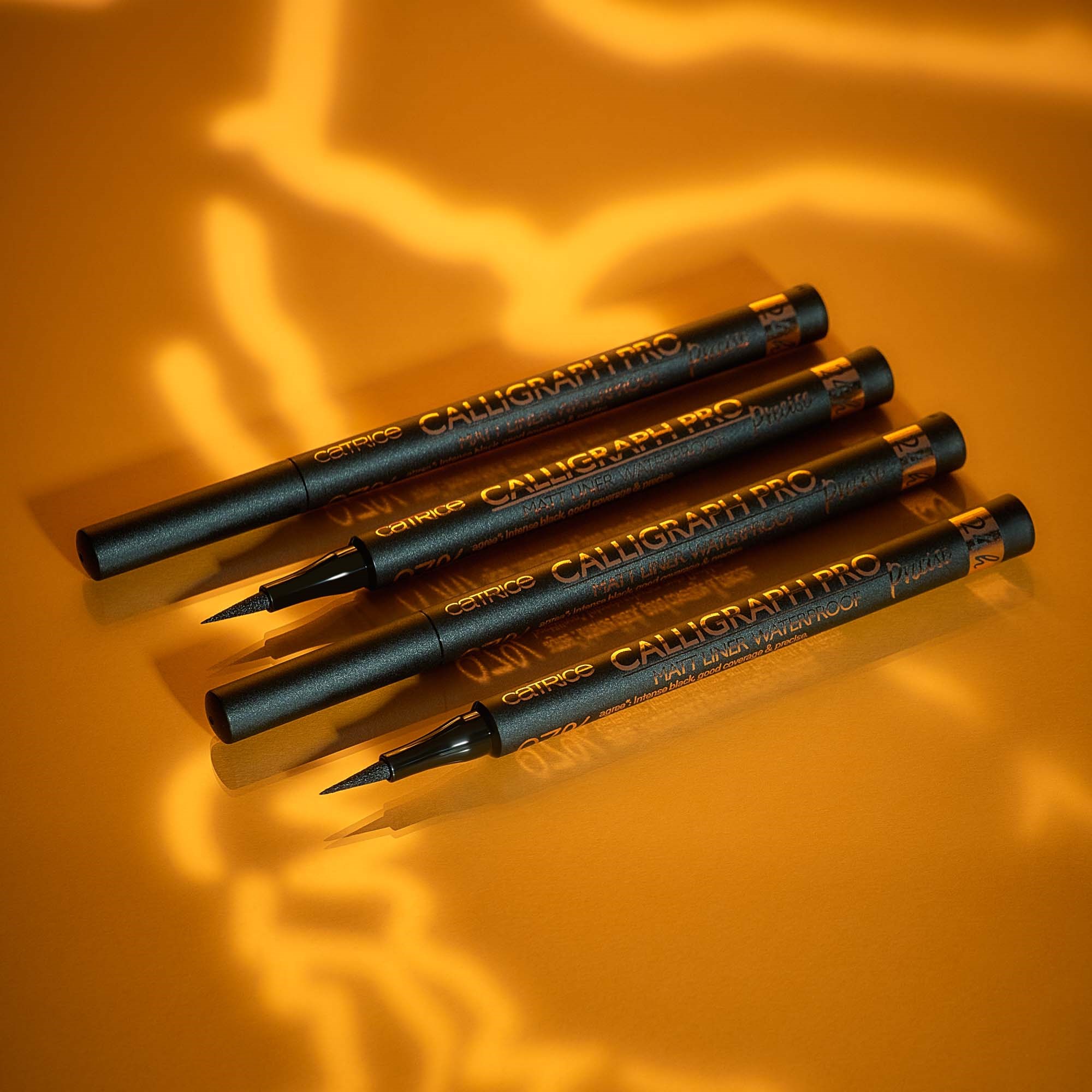 Catrice Wodoodporny eyeliner 10 (obrázok 10)