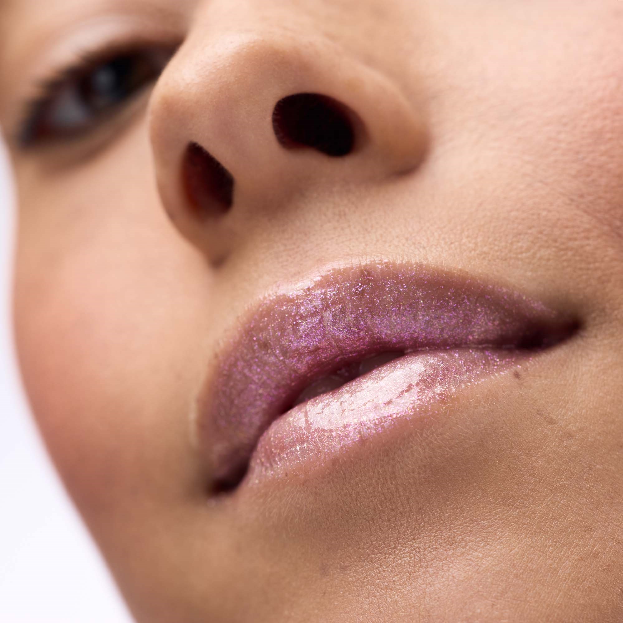 Catrice Diamond Glaze Lip Gloss 010 Bubbles 'N' Troubles (obrázok 8)