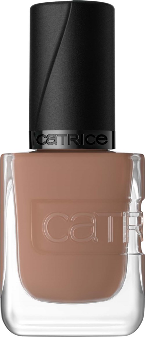 Een flesje met beige nagellak, zwarte dop en Catrice-logo.