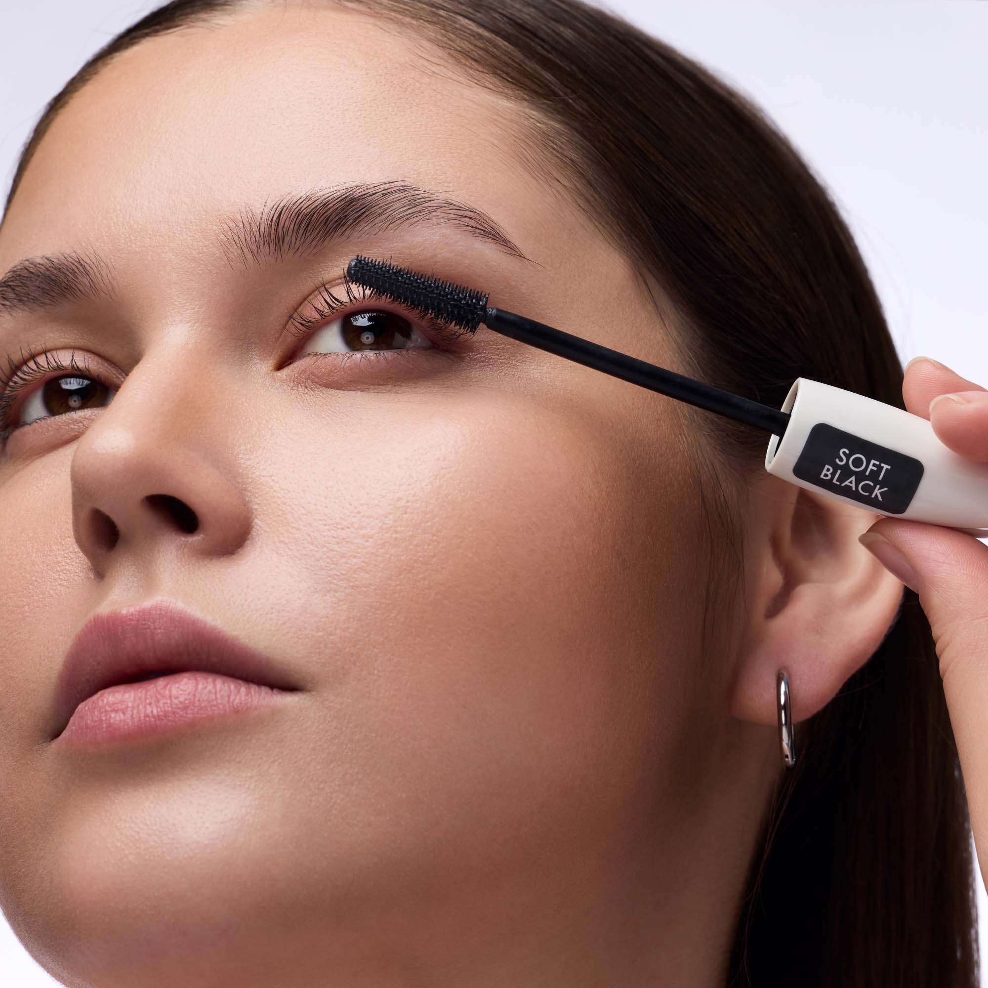 Catrice Glam & Doll Tinted Primer Mascara Base (obrázok 7)