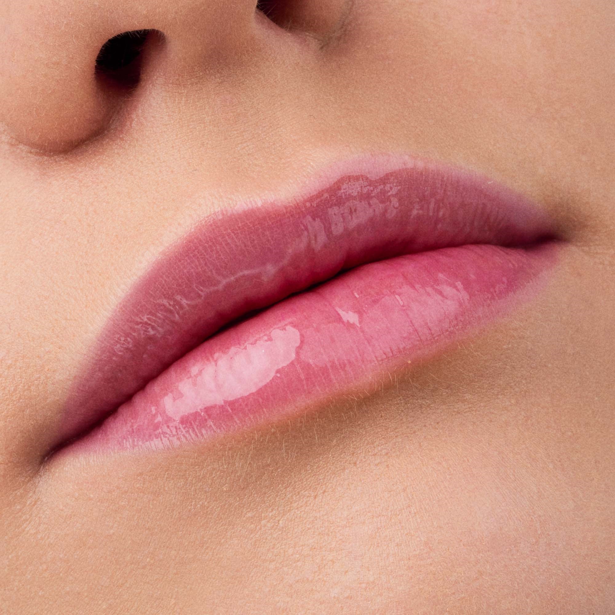 Catrice Glossin' Glow Tinted Lip Oil 010 Keep It Juicy - olejek do ust (obrázok 6)