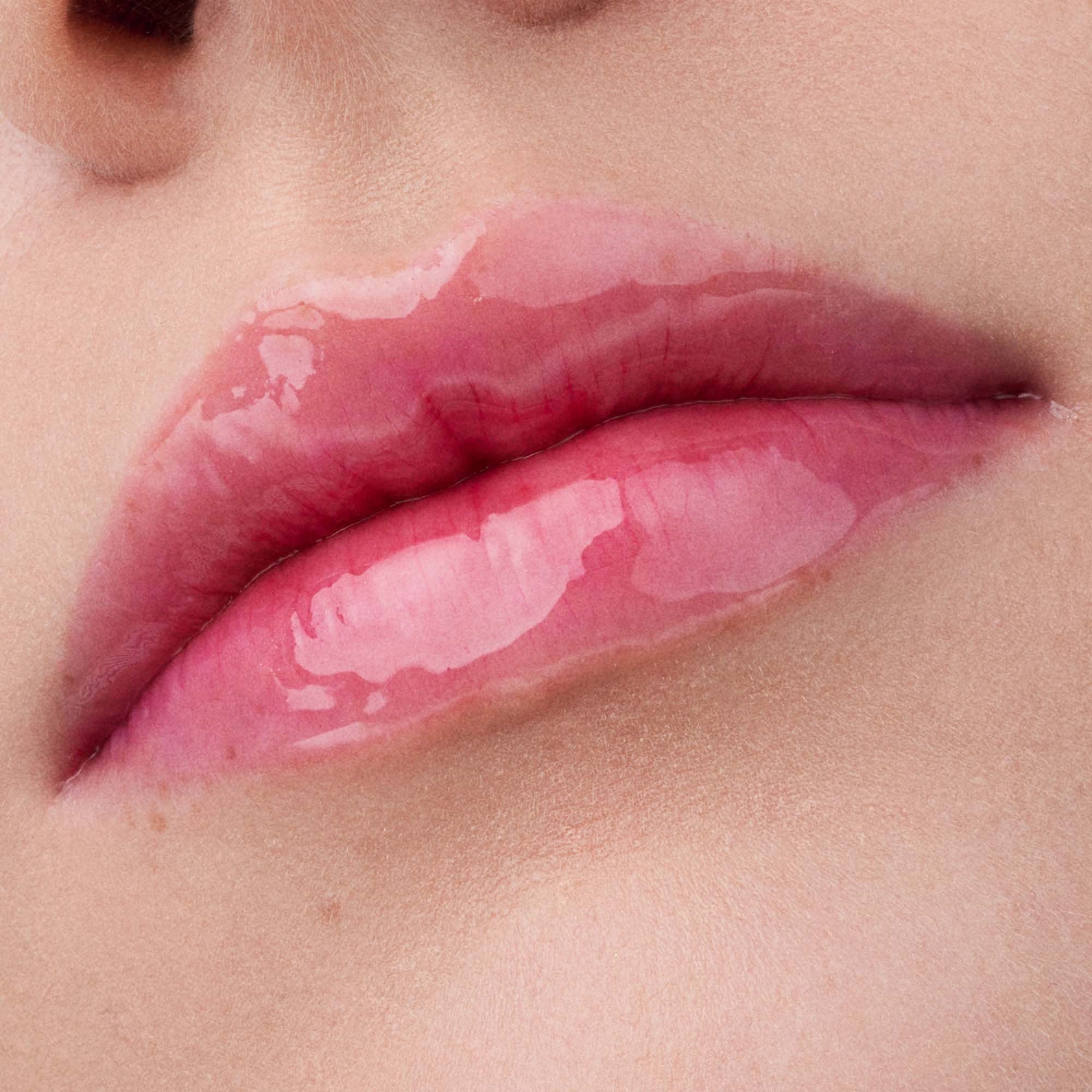 Catrice Glossin' Glow Tinted Lip Oil 010 Keep It Juicy - olejek do ust (obrázok 7)