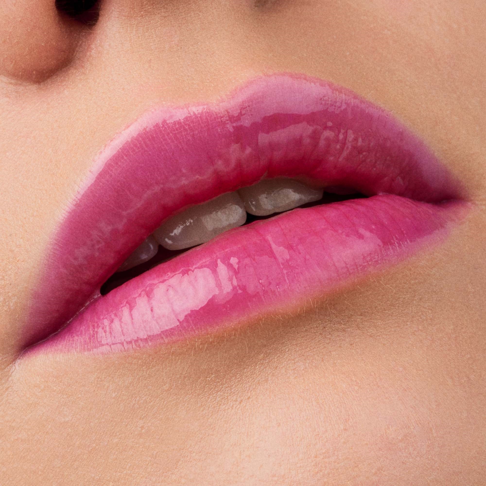Catrice Glossin' Glow Tinted Lip Oil 020 Drama Mama - olejek do ust 02 (obrázok 6)