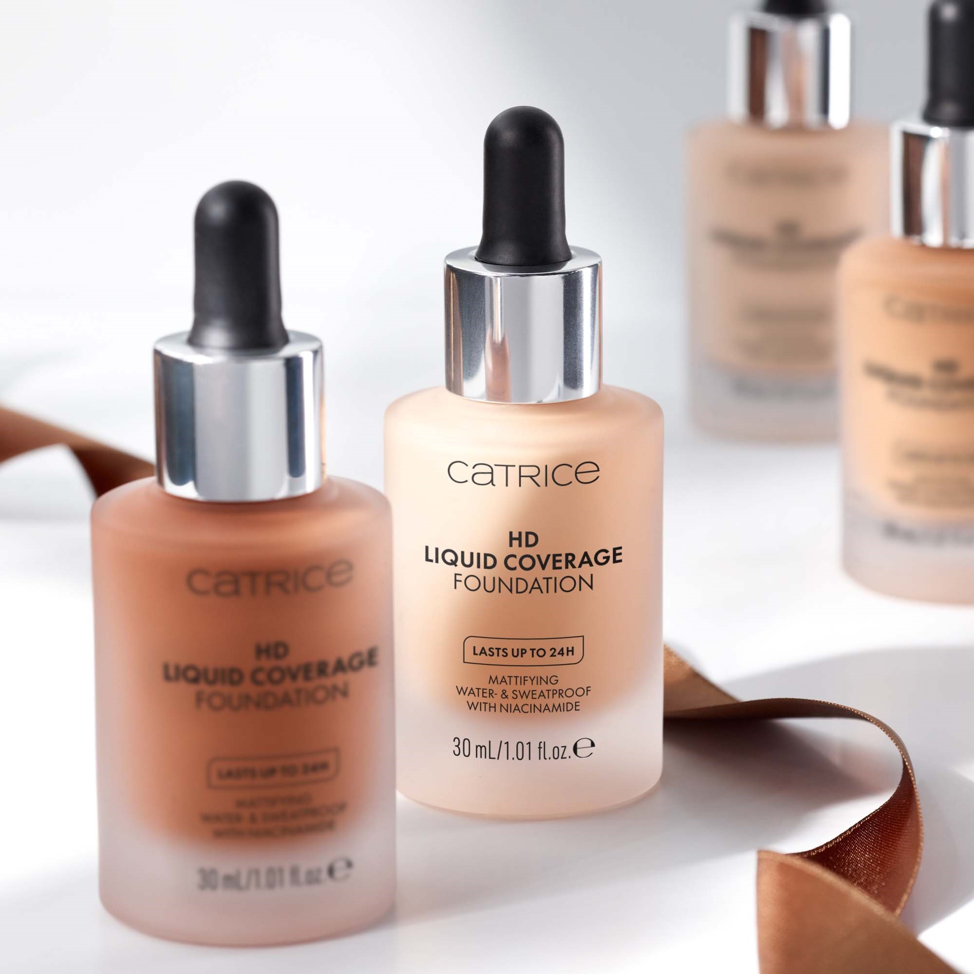 Catrice Podkład do twarzy  HD Liquid Coverage Foundation 010 Light Bei (zdjęcie 6)