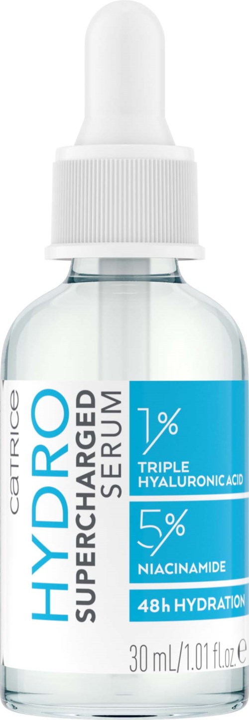 Doorzichtige fles met druppelaar, labelt 'HYDRO SUPERCHARGED SERUM' met hyaluronzuur en niacinamide, voor hydratatie van de huid.