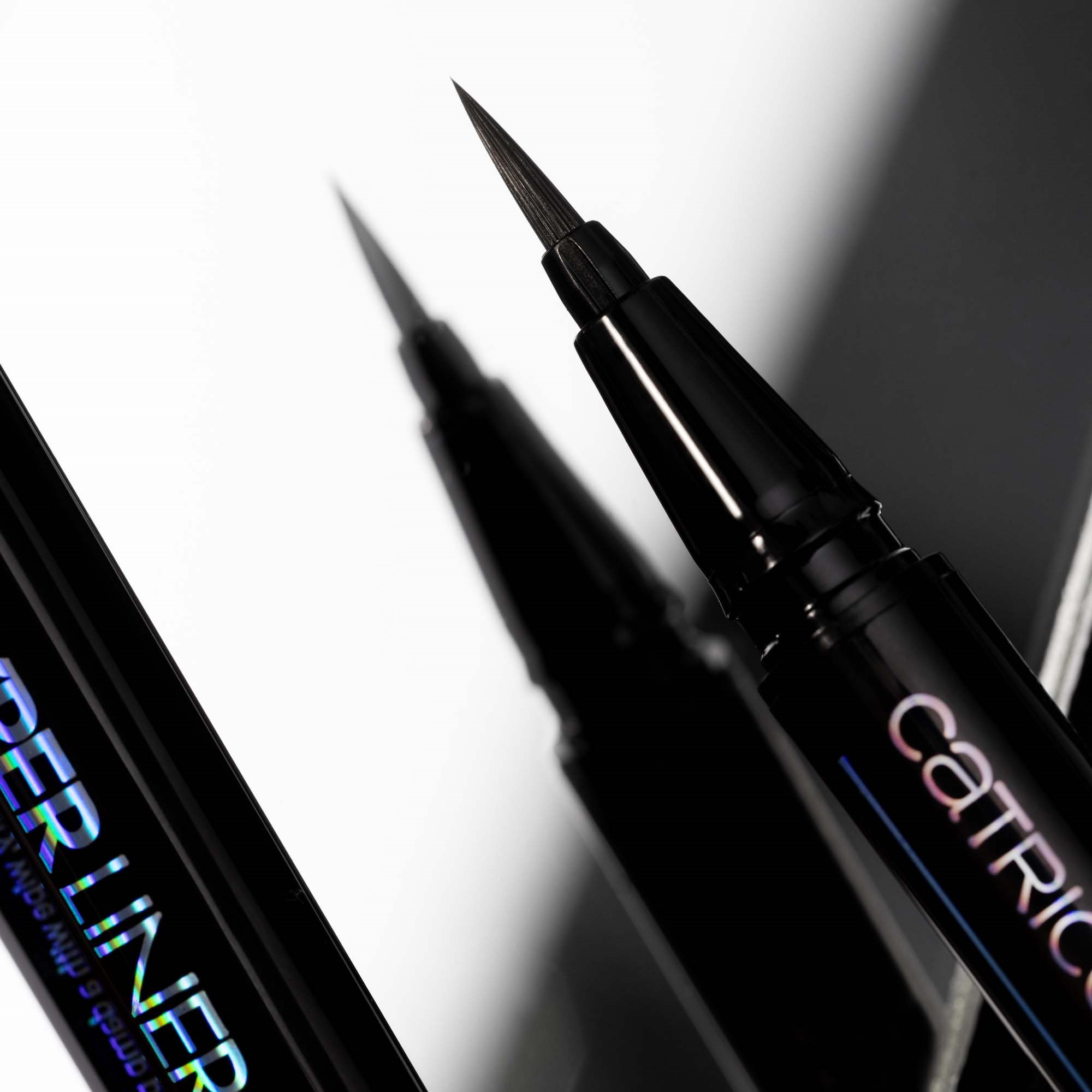 Catrice Hyper Liner Brush Eyeliner 010 Classic Black (obrázok 5)