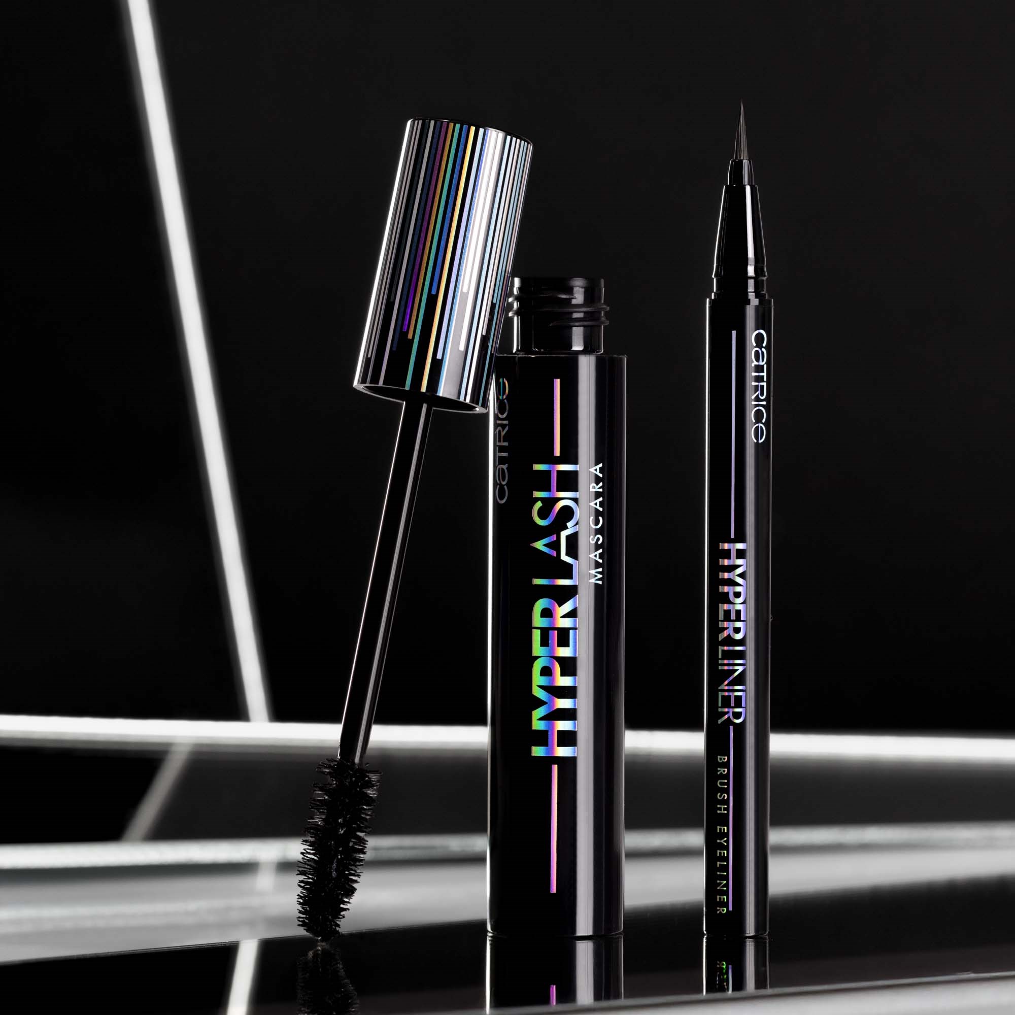 Catrice Hyper Liner Brush Eyeliner 010 Classic Black (obrázok 6)